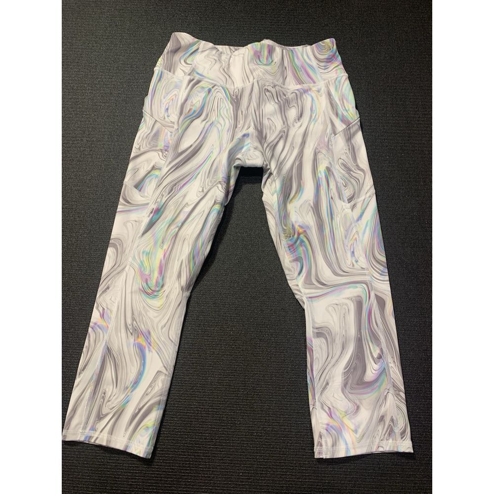 Athleta Medium leggings Contender Capri  White‎ Opal Powerlift Iridescent